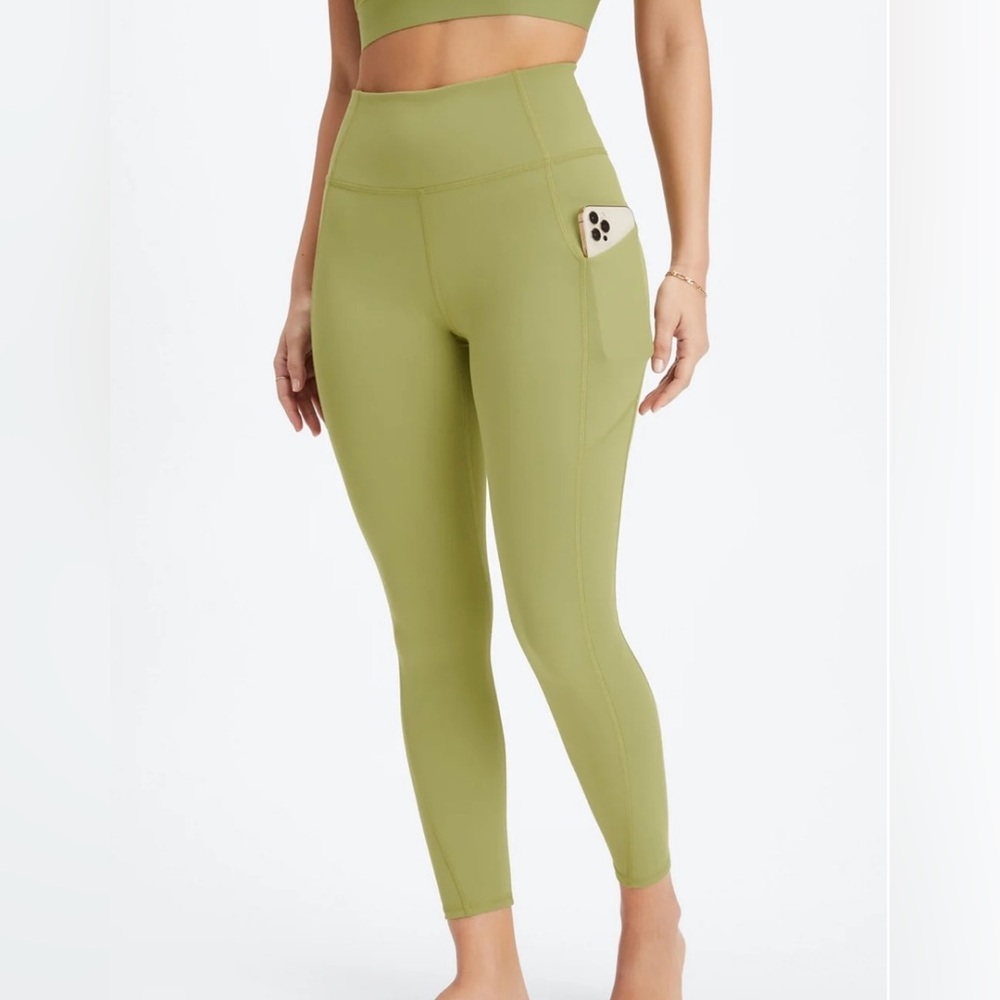 Fabletics Oasis PureLuxe High-Waisted 7/8 Legging green